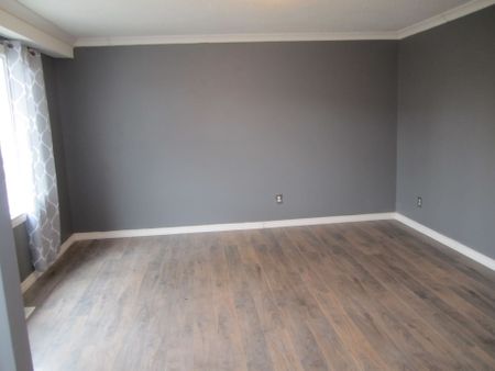 For Lease - 1331 Limberlost Road, London North, Ontario - Photo 2