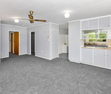 Te Kamo living - Photo 2