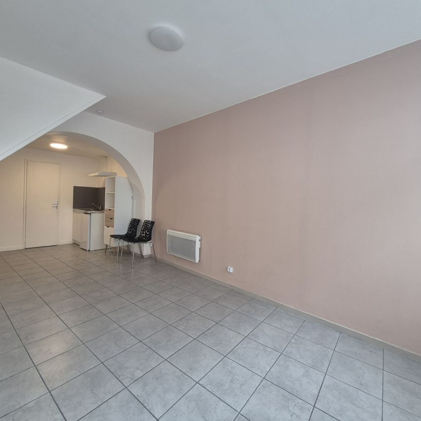 Location Appartement 1 pièce 21m² LILLE 59260 - Photo 1