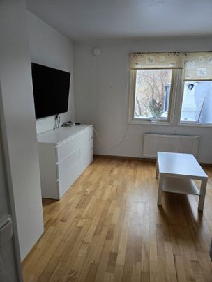 Byalagsvägen, Täby - Photo 1