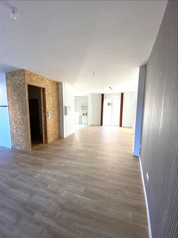 5 pièces - 132 m² - RDC - Colocation non autorisée - Photo 4