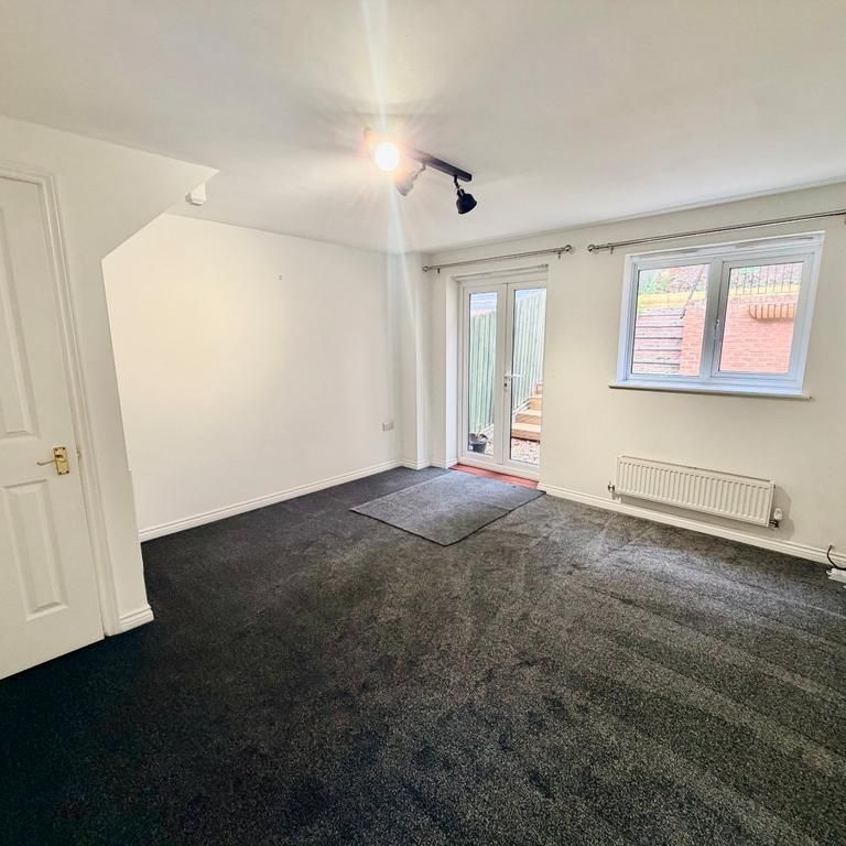 2 bedroom terraced house to rent - Photo 1