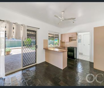 Open the door to solar-powered space & coastal comfort - Photo 1