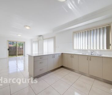 Three Bedroom Townhouse in Prime Location... - Photo 3