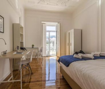 Room for rent in 10-bedroom residence in Av. Novas, Lisbon - Foto 3