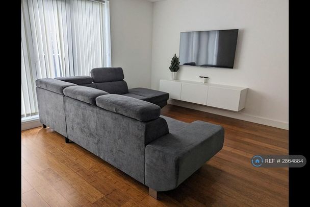 2 bedroom flat to rent - Photo 1