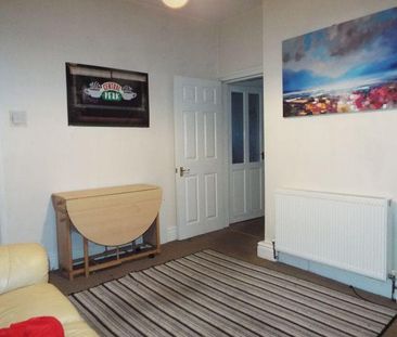 4 bedroom terraced house to rent - Photo 4