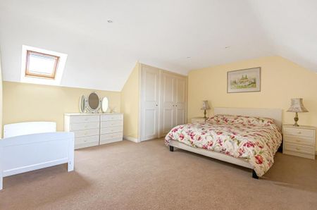 6 bedroom detached bungalow to rent - Photo 5