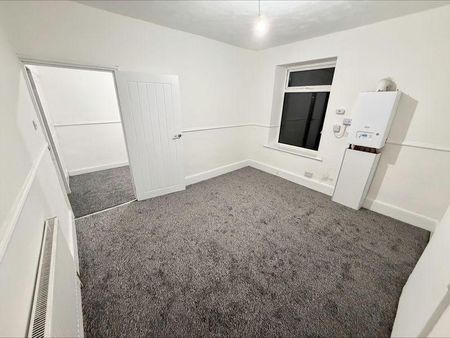 3 bedroom end of terrace house to rent - Photo 5