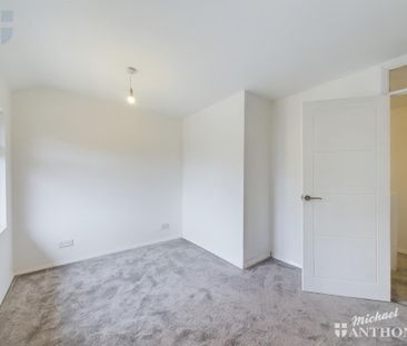 3 bedroom end of terrace house to rent - Photo 4