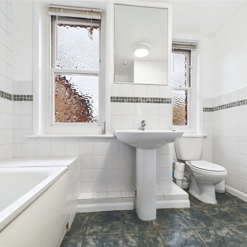 Henley Road, Ipswich, Suffolk, IP1 3SE - Photo 1