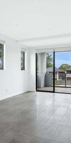 Modern and Spacious 1 bedroom! - Photo 1