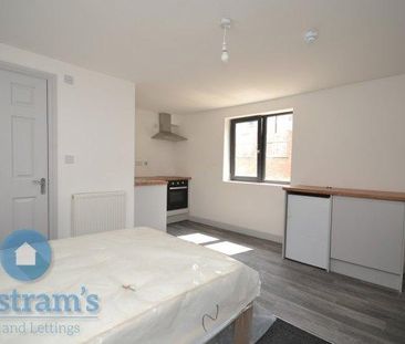 1 bedroom in a house share to rent - Photo 4