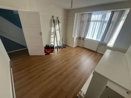 3 bedroom terraced house to rent - Photo 3