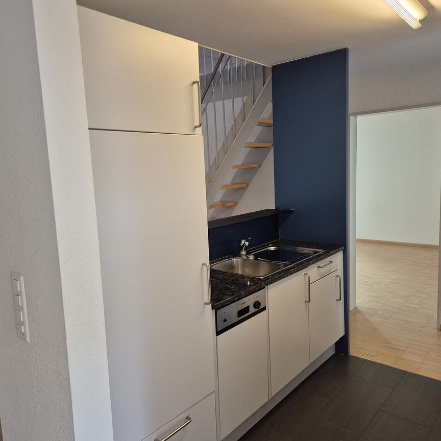 Moderne 3,5-Zimmer-Maisonette-Whg (113m²) mit Wintergarten in Aesch - Photo 1
