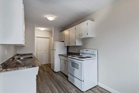1 Bedroom - Photo 3