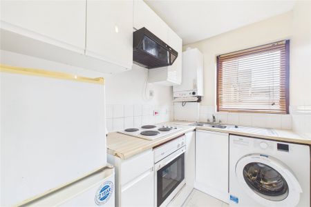 0 bedroom Studio in Ryeland Close, West Drayton - Photo 4