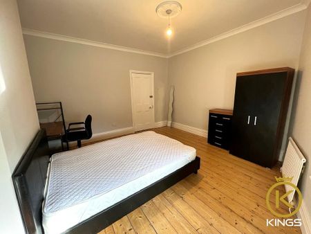 4 bedroom terraced house to rent - Photo 5