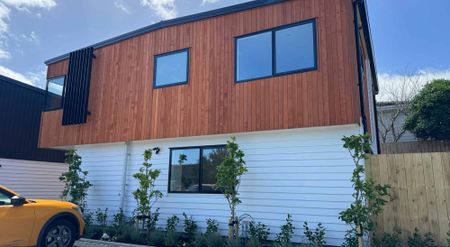 Spacious 2 bed room terrace house in Windy Ridge, 3 properties available! - Photo 5