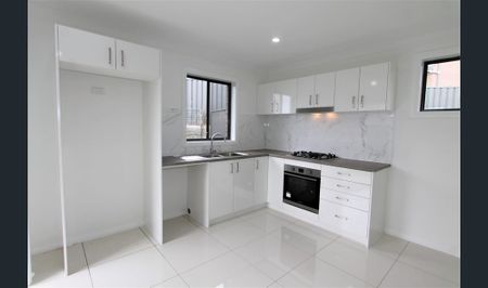 8a Outlook Boulevard, Fletcher NSW 2287 - House For Rent | Domain - Photo 5