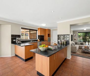 FAMILY HOME IN A LEADING LOCATION - Photo 4