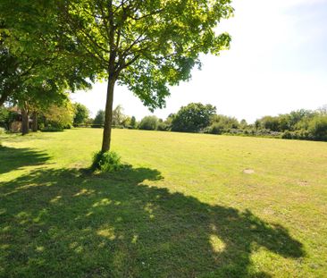 Timperley Way, Up Hatherley, Cheltenham, Gloucestershire - Photo 3