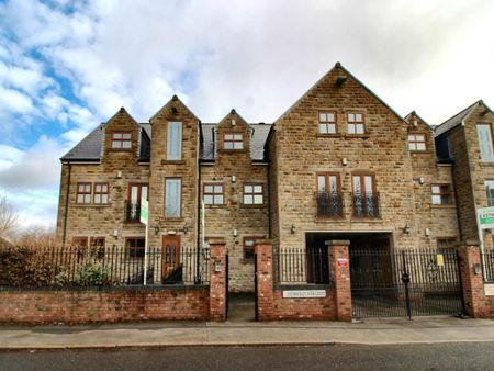 3 bedroom flat to rent - Photo 4