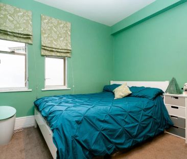 2 Bedroom Flat - Conversion - Photo 5