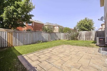 For Lease - 32 Poplar Plains Road, Brampton, Ontario - Photo 4