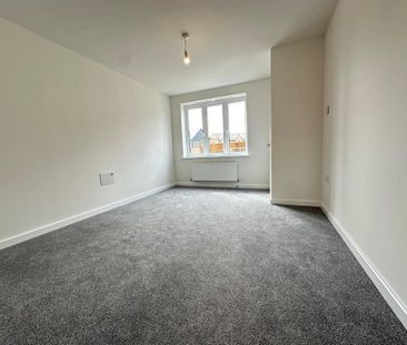 3 bedroom semi-detached house to rent - Photo 2