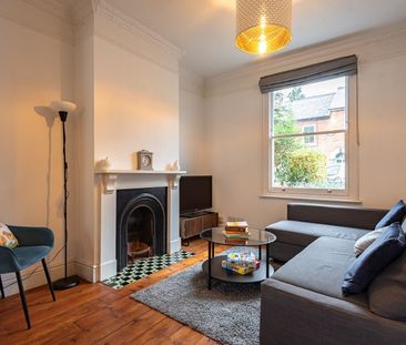 2 Bed Terraced House, Donnington Gardens, RG1 - Photo 3
