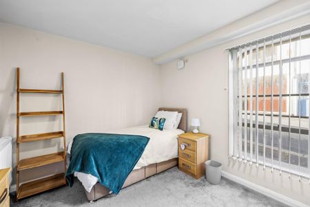 1 bedroom in a house share to rent - Photo 5