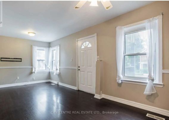 Detached Home For Lease | W9248183 - Photo 1