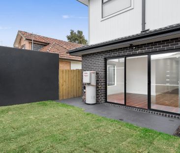 Stylish Townhouse In Prime Ardeer Location - Photo 5