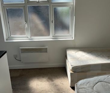 Studio Flat, Hendon Way, NW2 - Photo 6