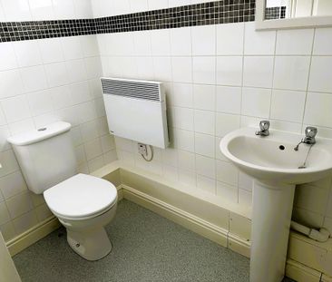 2 bedroom flat to rent - Photo 6