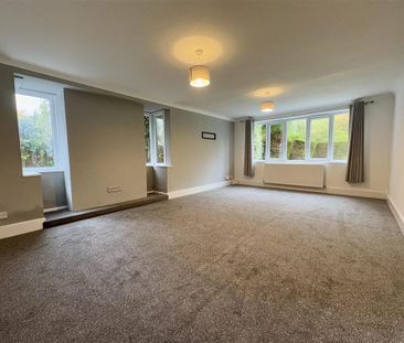 4 bedroom detached house to rent - Photo 2