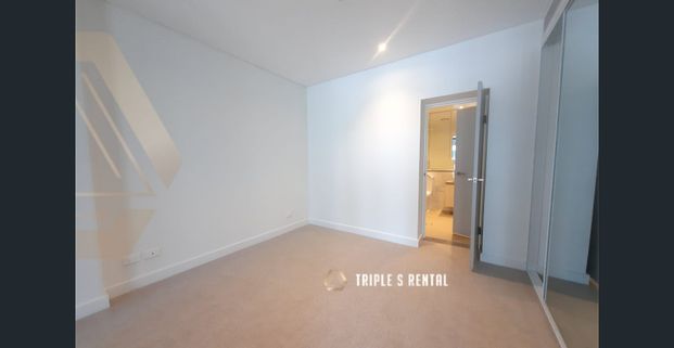 Rhodes Central Sunny Apartment with Car Park - Photo 1