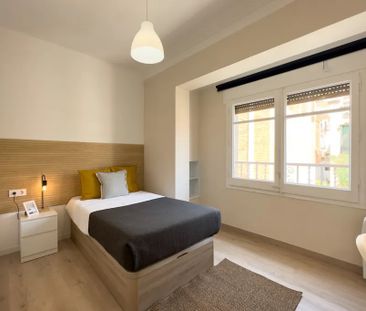 Carrer de Verdi, Barcelona, Catalonia 08024 - Photo 4