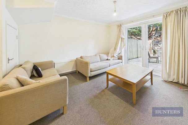 4 bedroom terraced house to rent - Photo 1