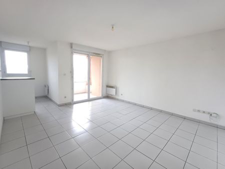 location Appartement T2 DE 39.17m² À SEILH - Photo 2