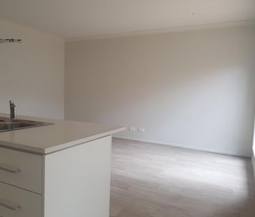 EASY MAINTENANCE BEDROOM HOME WITH STUDY - Photo 5