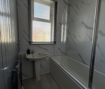 3 bedroom end of terrace house to rent - Photo 6