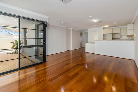 SECURE AND IDEAL LOCATION - Photo 2