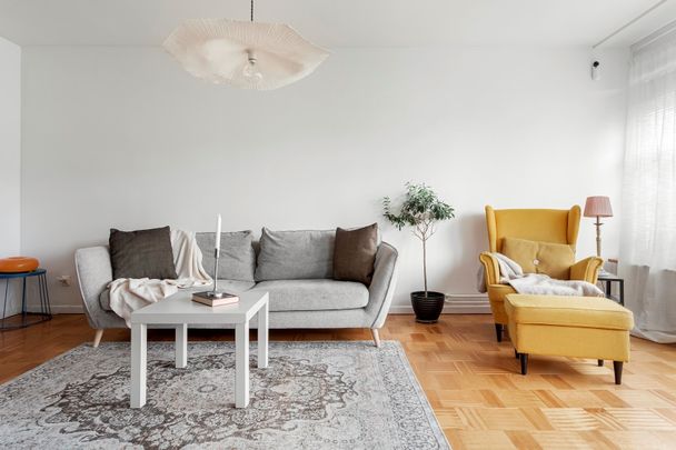 Mirabellbacken, Hässelby - Photo 1