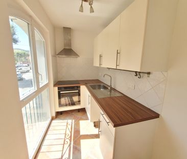 Location Appartement 3 pièces 51m² CUERS 83390 - Photo 3