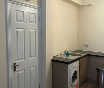 Studio Flat, Wanstead Park Road, IG1 - Photo 3