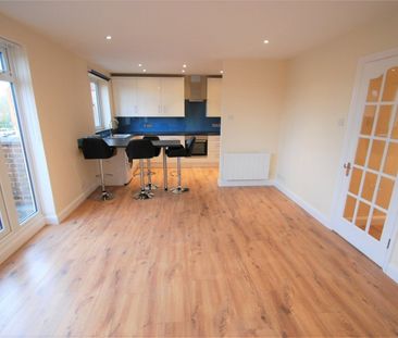 Beaconsfield Mews, Holtspur Top Lane, Beaconsfield,HP9 - Photo 2