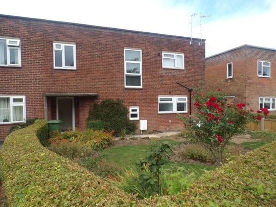 Haddon Close, Chesterfield, S40 - Photo 1