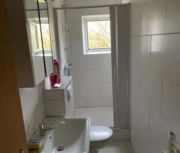 Frisch renovierte, helle 2,5-Zimmer-Wohnung (50 m²) mit EK - Foto 1
